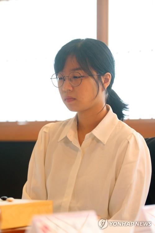 伊迪左脚踝扭伤目前已返回更衣室 本场比赛回归成疑